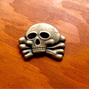 WW2 german skull bones history reproduction insignia WAFFEN VISOR CAP pin badge